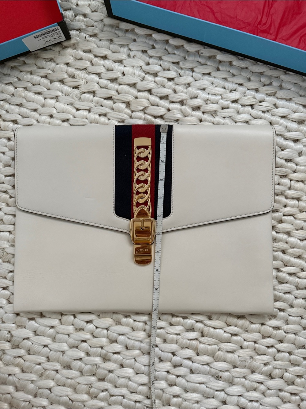 Gucci cream leather oversized clutch never used - Picture 15 of 15